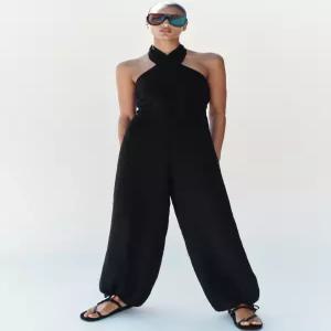ZARA 홀터넥 벌룬 롱 점프수트 - 블랙 2157/024/800