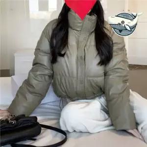 트렌디 하이넥 크롭 패딩 겨울 오버사이즈 무광 여성아우터 여성점퍼 캐주얼점퍼
