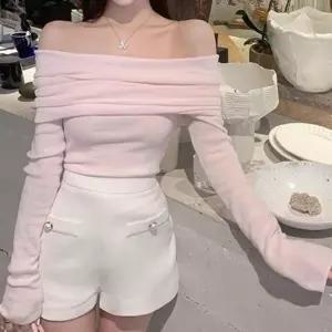 오프숄더 여리여리 여성 티 데일리룩 데이트룩 티셔츠