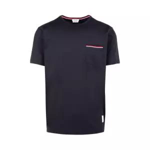THOM BROWNE  삼선 포켓 라운드 반팔 티셔츠 네이비 MJS010A01454 415