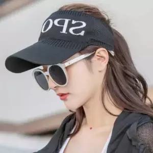 남녀 공용 바캉스 룩 휴가 준비 썬 바이저 선캡 코디