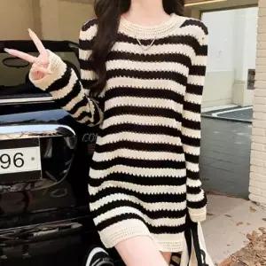 펀칭원피스 니트원피스 스트라이프 라운드넥 니트 미니 원피스