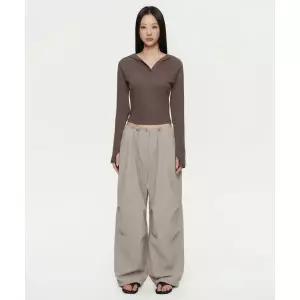 MUSINSA STANDARD WOMAN 우먼즈 파라슈트 팬츠 [라이트 베이지] 463059