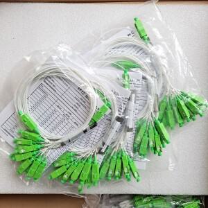 고품질 1x12 PLC SC APC SM 단일 모드 0.9mm G657A1 LSZH 1m FTTH 광섬유 분배기 5 피스/묶음