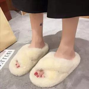 [하프클럽/]따뜻한 여성 슬리퍼 크로스 여자 슬리퍼 사무실 겨울 폭신