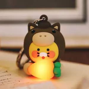KAKAO FRIENDS 럭키포니데이 LED 피규어키링_춘식이 5008357142 515036