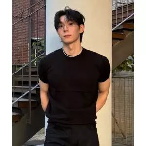 르아르 머슬핏 라운드 반팔 니트 블랙