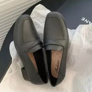 베이직 여성 단화 오피스룩 로퍼 구두 여자 슈즈 데일리 신발