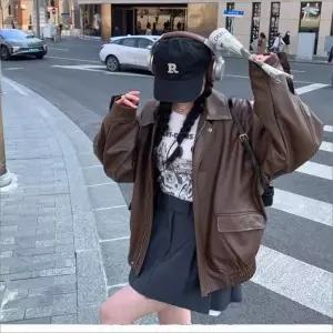 [하프클럽/셀럽하우스]인조가죽 여자 카라 아우터 집업자켓 레더 2색 페이크