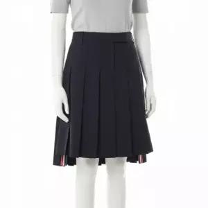 톰브라운 MUST IT_ THOM BROWNE 코튼 수트 플리츠 스커트 여성 치마 FGCA40U F1063 415