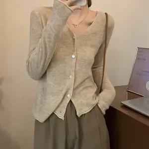 브이넥 긴팔 가디건스셔츠 캐쥬얼 체크남방 반팔 홈웨어 긴팔티 라운드 박스 카디건 소프트 슬림핏 니트 나
