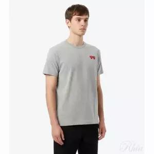 [꼼데가르송] 더블하트 와펜 반팔티 AX T226 051 3 149760066
