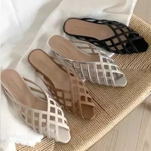 쥬베르 스틸레토 메시 가죽스트랩 썸머 플랫 뮬 슬리퍼 (2cm)255사이즈까지