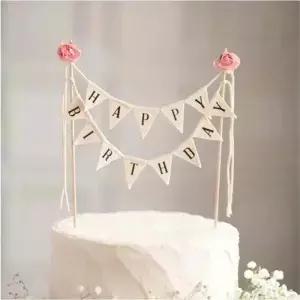 생일 축하 케이크 깃발 토퍼 화환 나무 기둥 보리가 있는 수제 페넌트 핑크 장미