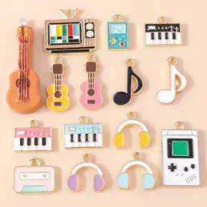 10Pcs 합금 금속 에나멜 악기 피아노 바이올린 이어폰 매력 DIY 팔찌 목걸이 쥬얼리 만들기위한 음악