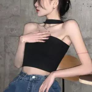 여성 슬림핏 민소매 스트랩 홀터 튜브탑 크롭 나시 크롭반팔티