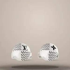 루이비통 MUST IT_ LV 수트 LV Suit 커프링크스 13 x 13cm M02422