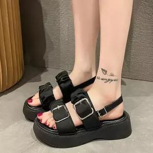 [에이치플러스몰]베리슈 4.5cm 발편한 키높이 통굽 셔링 버클 여름 쿠션 스트랩샌들