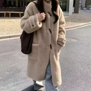 [하프클럽/셀럽하우스]데일리룩 데이트룩 스트릿 패션 양털 떡볶이 롱 코트