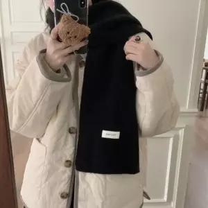 블랙 니트 머플러 장갑 목도리 넥워머 귀마개 목워머 페미닌룩 데일리룩 데이트룩