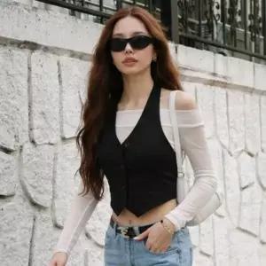 [하프클럽/]NYGRID212 블랙 백리스 버튼 홀터넥 혼방 서머룩 오프숄더매치 슬