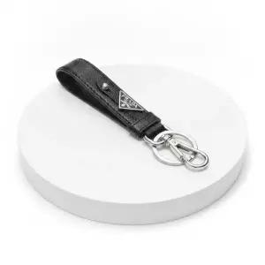 [프라다(PRADA)(YOOX)]PRADA 생산 2PP68T 053 F0002 사피아노 삼각 로고 키링 1026917