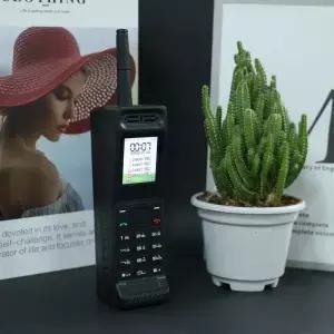 휴대용 빈티지 무선 전화 2G 쿼드 SIM 4800mAh 내장 충전기 레트로 클래식 디자인 캠핑 선물을위한 견고한