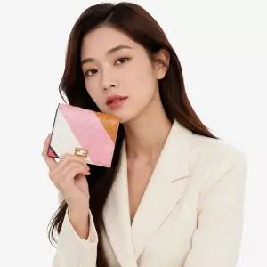 펜디 여성 FF 엠보싱 가죽 반지갑 8M0420 AK2K F0W52