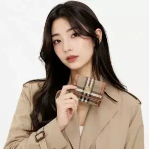 버버리 8109800 A9534 체크 스몰 폴딩 반지갑