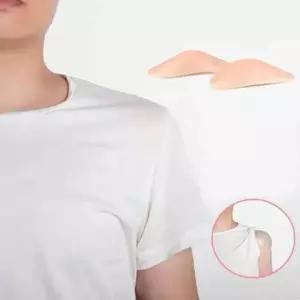 자심감 있는 남자 어깨 라인 티 이우 안나 올인원
