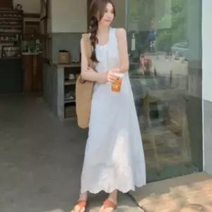 [텐바이텐][홍은]여성 리본 스트링 민소매 롱 원피스 펀칭 자수 여름 치마