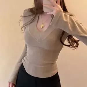 셀럽하우스 브이넥티셔츠 데일리 슬림핏 여성 부드러운소재 기본 티셔츠 골지티