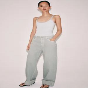ZARA ZW 컬렉션 미드라이즈 배기 청바지 - 파스텔 블루 5216/075/423