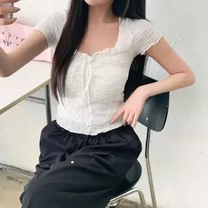 여자 출근룩 면혼방 스모크 밴딩 디테일 반팔 블라우스_25822077_588872