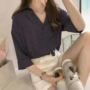 반오픈 카라 세로 스트라이프 5부 이 셔츠 남방 여성