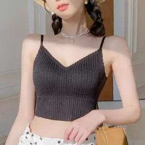 위아 크롭끈나시 뒷트임 민소매 뒤태반전 탱크탑 런닝