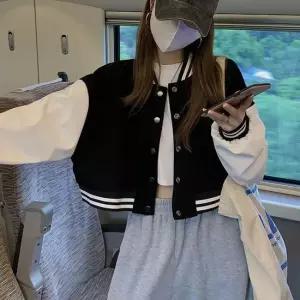 셀럽하우스 바시티 세미크롭 배색 여성 데일리 야구점퍼