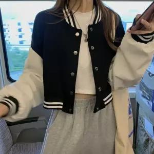 셀럽하우스 데일리 야구점퍼 여성 세미크롭 바시티점퍼