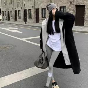 후리스롱코트 도톰 소재 일체형 후드 단추 기장 여성 아우터