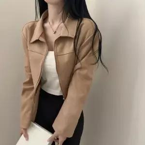 [하프클럽/]걸치기 좋은 스웨이드 크롭 집업자켓 봄가을 데이트룩