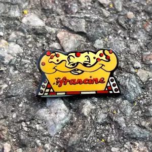 가다컴퍼니 FRANCINE 프랑신 프랑수아즈 머핀 프랑스뱃지 빈티지뱃지 핀브로치 A234
