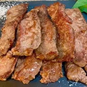 국산 1등급 소고기 육우 살치살 400g 담백한 구이용