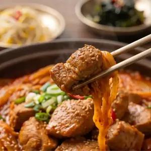 삼형제고기 국내산 돼지고기 묵은지 김치찜 600g x 2팩