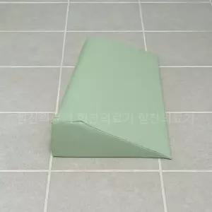 생활방수 삼각 자세변환쿠션 노인용 보조 요양원 꼬리뼈