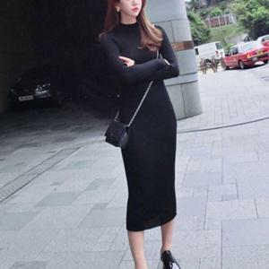 슬림 타이트한 룩 걸스스웨터 캐주얼 립 미니멀 롱버전 원피스룩 미디 맥시드레스 하프티 러플 브이컷