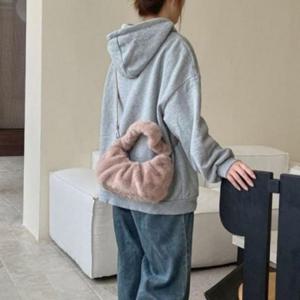 겨울 가방 러블리 토트백 포근한 미니 셔링 퍼 데일리
