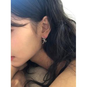 S925 러블리 리본 실버 감성 여성 미니 귀걸이