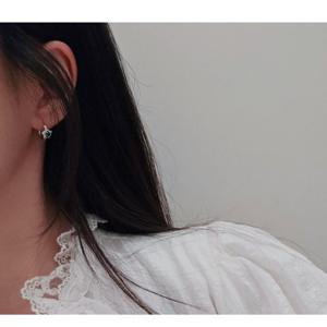 실버925 국내제작 블링블링 별빛 에메랄드 포인트 별 모양 귀걸이 (SILVER)