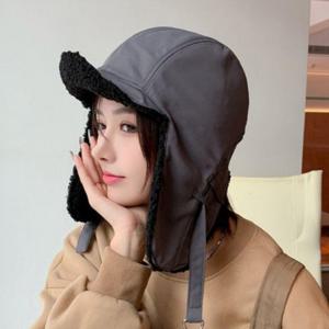 귀여운 20 대 30 여자 뽀글이 안감 귀달이 방한 모자 여성 겨울 털모자 방울 비니