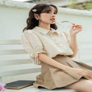 반팔블라우스 귀엽고 카라 단아한 룩 콩단추셔츠 반팔 셔츠블라우스 여성 콩단추 여름 퍼프소매